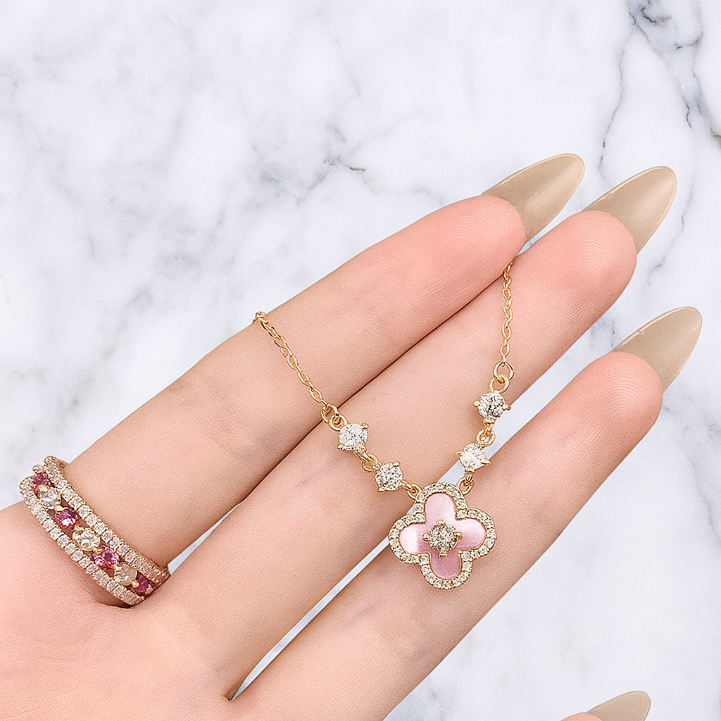 Collier "Diamond Blossom" en acier inoxydable avec zircon