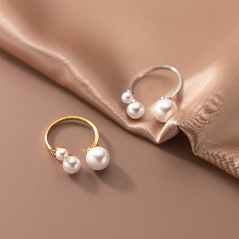 Bague en perles d'eau douce triple ajustable