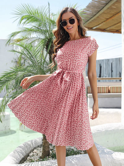 Anette | Robe tendance avec motif floral subtil