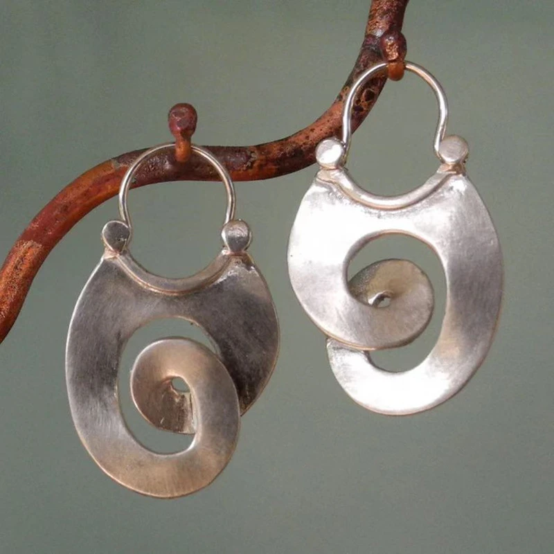 Naia – Boucles Vintage en Argent Vieilli