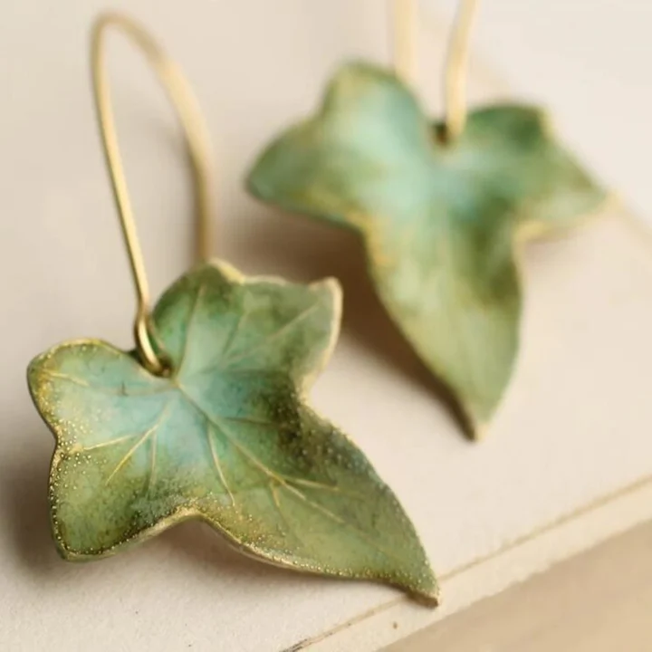 Feuille Vintage – Boucles Élégantes