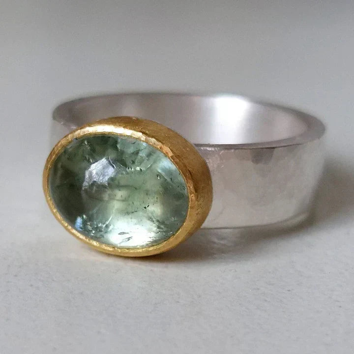 Celeste | Bague rétro verte avec pierre polie