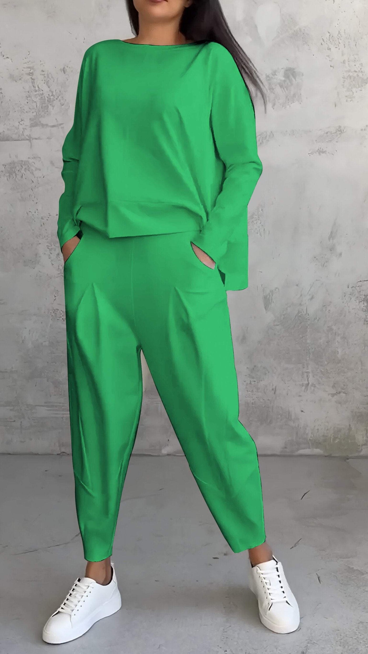 Ensemble estival femme décontracté avec pull ample et pantalon fuselé