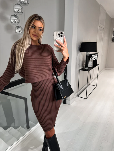 Robe sans manches avec pull gratuit