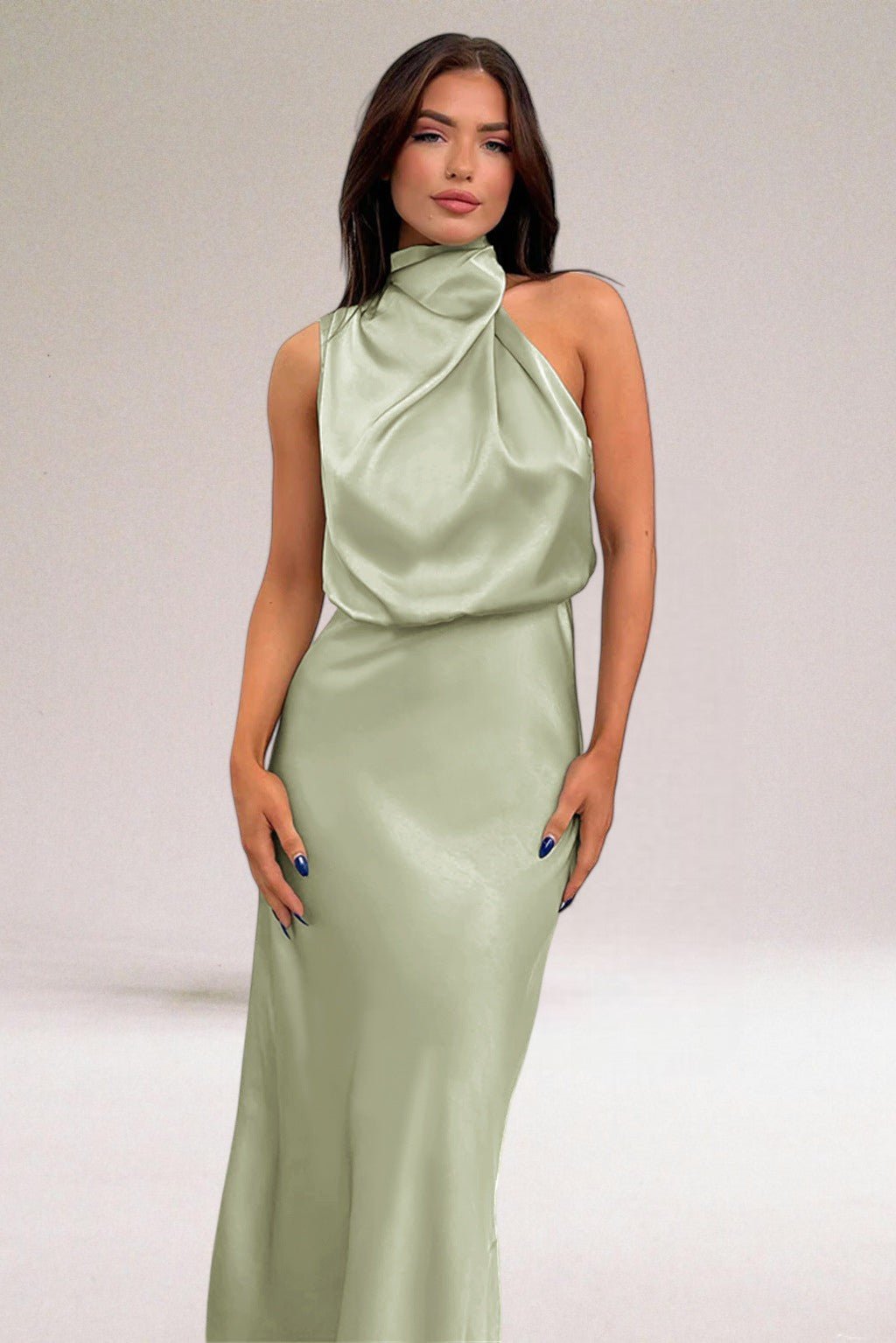 Robe Satinée Élégante avec Décolleté Halter pour Femmes