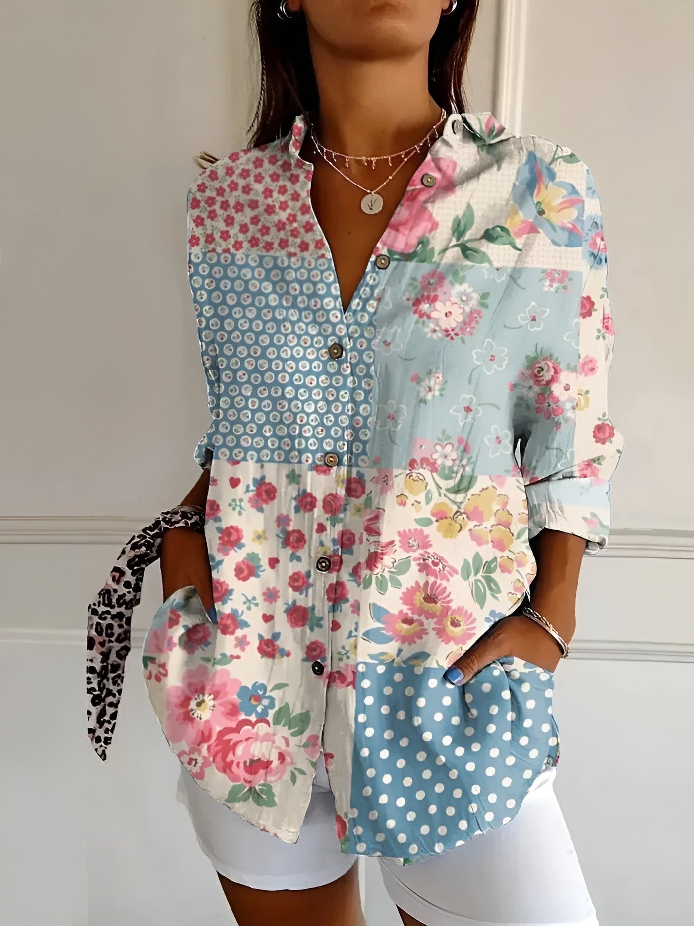 Avril | Blouse élégante avec des imprimés ludiques